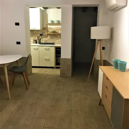 Alcova Apartment *