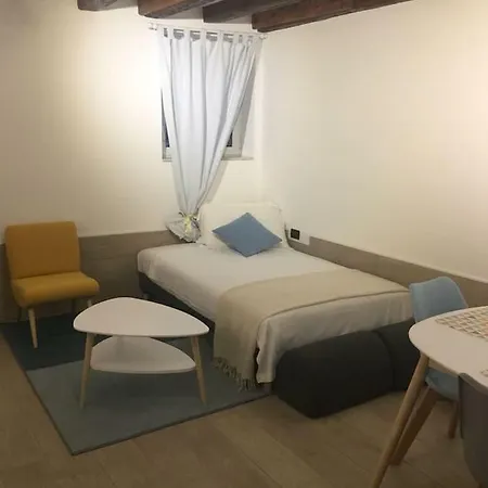 Alcova Apartment