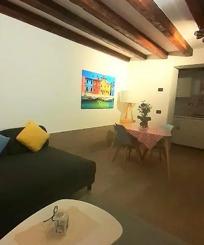Alcova * Venice